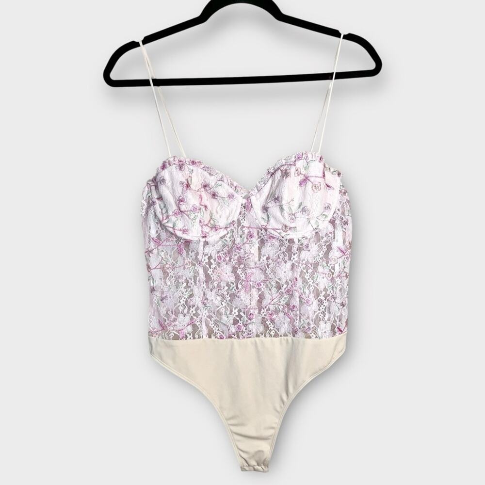 LOVERS + FRIENDS Kenzie Bodysuit Pink Floral Lace Revolve Christina Haack Large - Picture 2 of 10